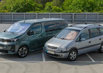 Opel’in Çok Yönlü Öncü Modeli Zafira 25 Yaşında!