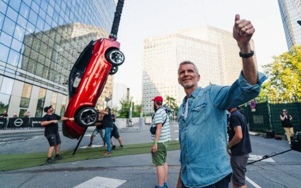 Yeni Nissan Qashqai, Dünya bungee jumping rekorunu kırdı