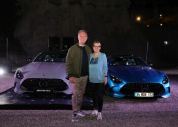 Yeni Mercedes-AMG GT 63 4MATIC+ ile göz alıcı sportiflik