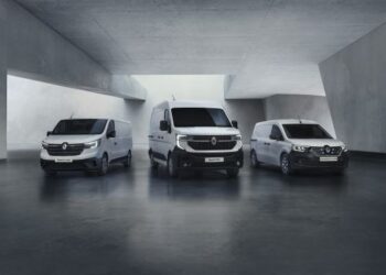 Renault, Yenilenen Hafif Ticari Ailesiyle Ticari Pazarında Atağa Geçiyor