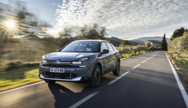 Yenilenen Citroen C4 ve C4 X Şubatta Türkiye'de!