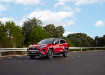 Toyota Cesur ve Dinamik RAV4 GR SPORT’u Satışa Sundu 