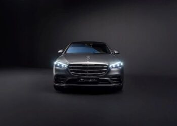 “Çünkü O bir Mercedes-Benz”: S-Serisi, Roger Federer’le Sahneye Çıkıyor