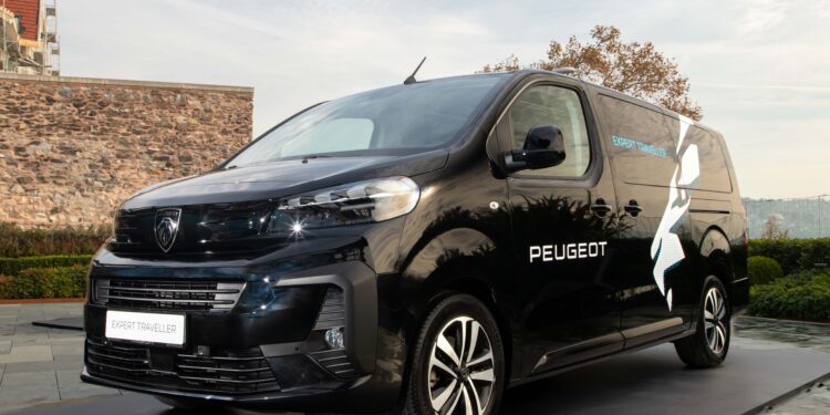 Yerli Üretim Peugeot Expert Traveller Yollara Çıkıyor