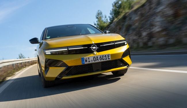 Yenilenen Opel Astra Nisan’da Türkiye’de!