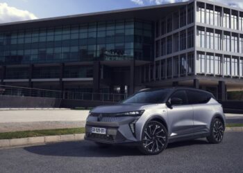 Renault’da Elektrikli Ailenin Üst Segment Temsilcisi: Scenic E-Tech Elektrikli Türkiye’de