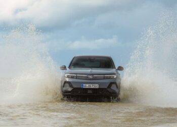 Opel, Yeni Grandland AWD ile Elektrikli Sürüş Keyfini 4X4 Yaşatacak!